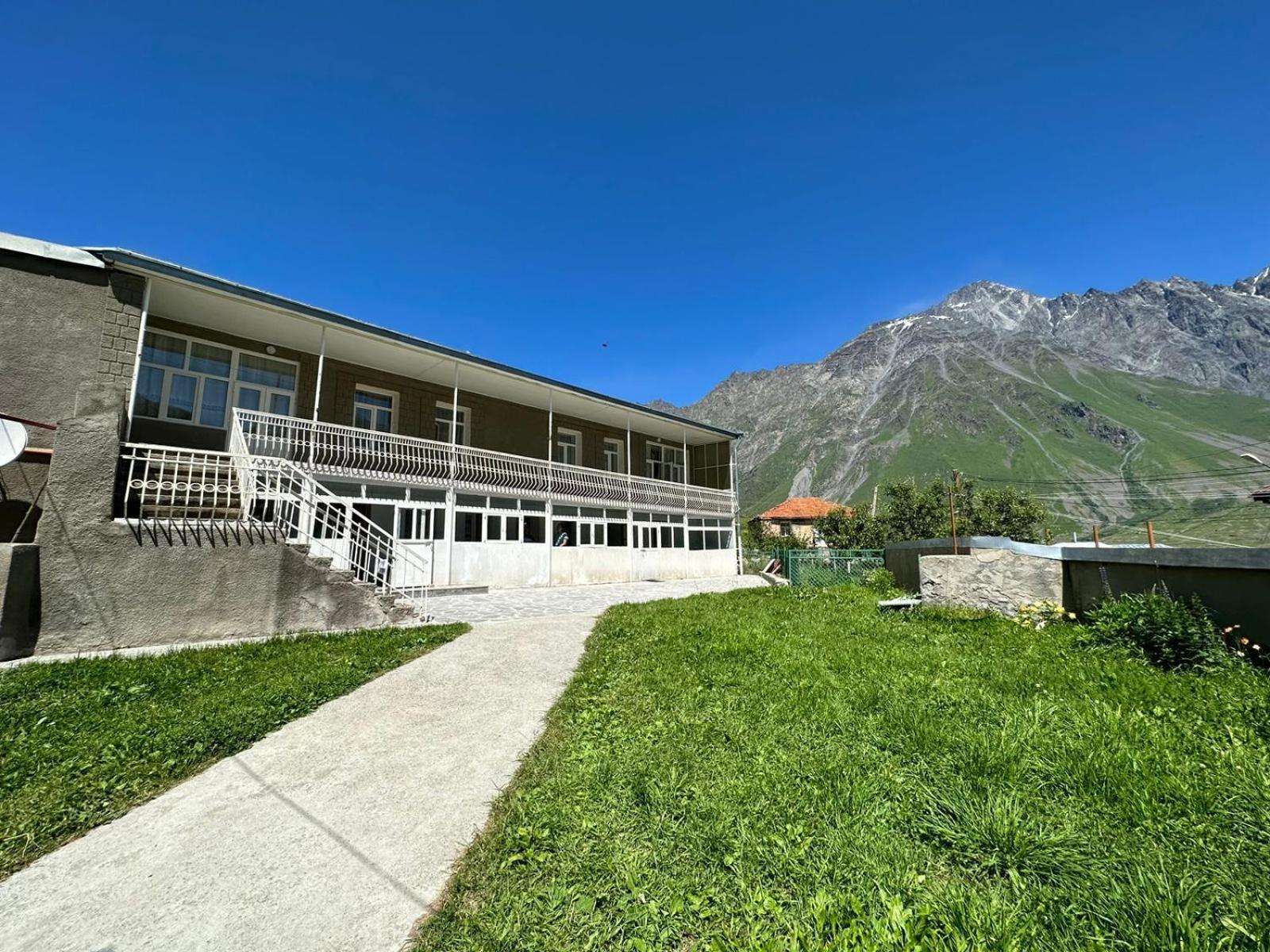 Отель Polaris Kazbegi Экстерьер фото